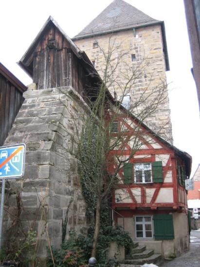 Das Demlhaus am Oberen Tor war das Startprojekt: die Blechverkleidung wurde entfernt und das Fachwerk restauriert. Fotos: Hungershausen