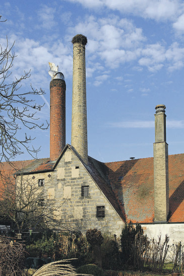 Die Tage der maroden Kronen-Bräu-Kamine sind gezählt. Foto: Kohl