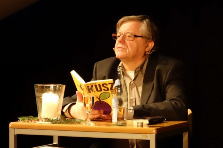 Ließ die Zuhörer staunen über ihren Dialekt: Der fränkische Autor Fitzgerald Kusz. Foto: U. Scharrer