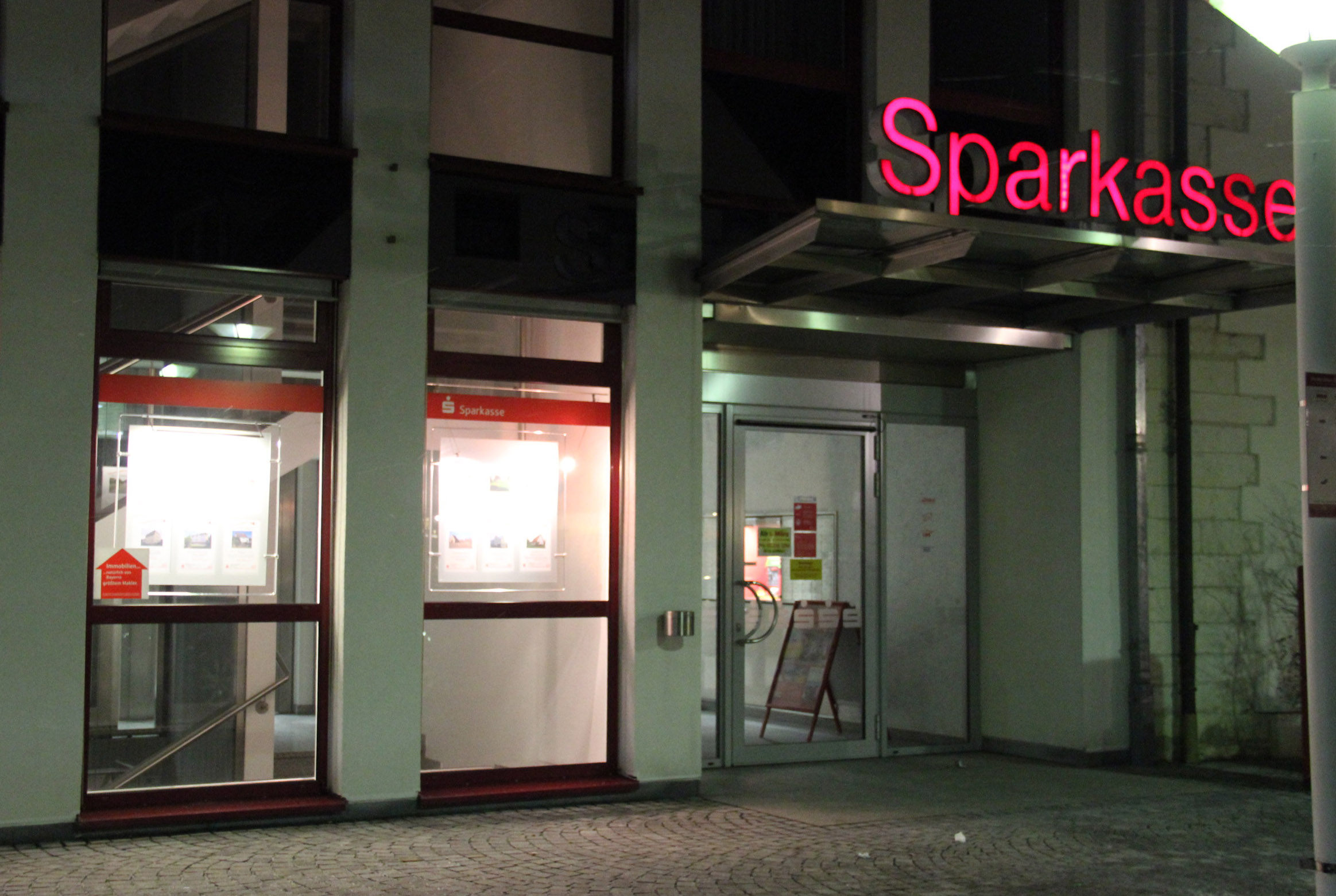 Überfall auf die Schnaittacher Sparkasse - N-LAND