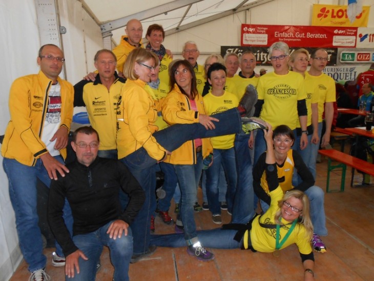 20 Super- und Halbmarathonläufer sowie Walker vom MTP Hersbruck absolvierten den Rennsteiglauf erfolgreich. Foto: privat
