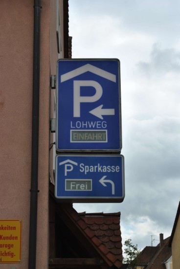 Die Parkhäuser der Sparkasse und am Lohweg stehen am Wochenende Besuchern kostenlos zur Verfügung. Foto: D. Heinz