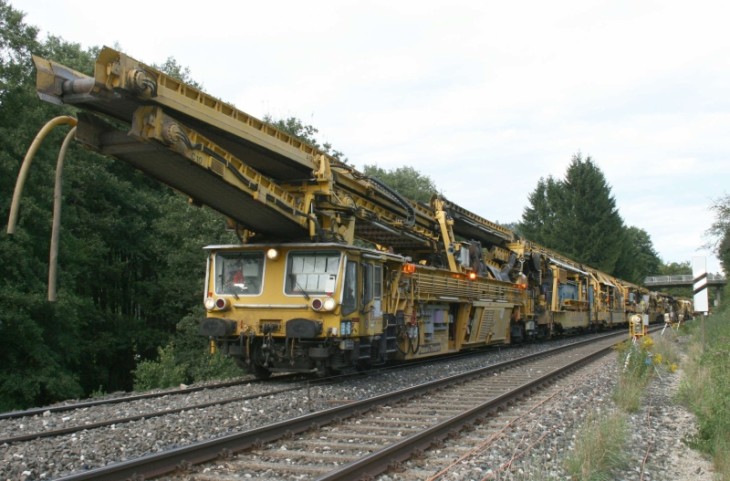 Das ist nur der Anfang der ein Kilometer langen Baumaschine. Foto: S. Fuchs