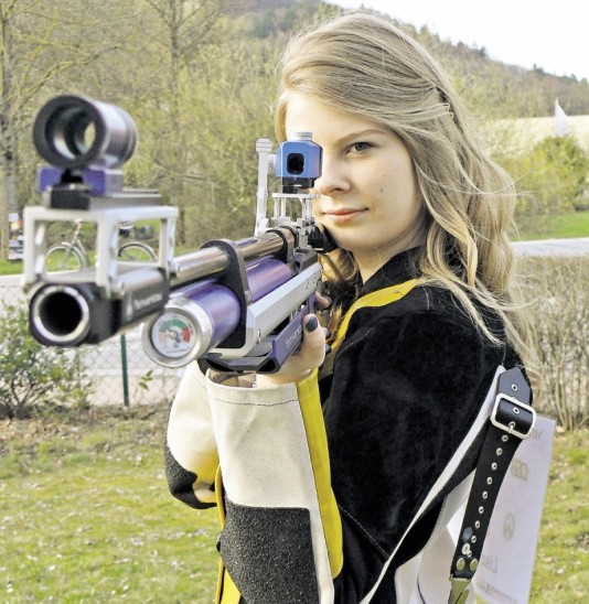 Die Titelverteidigerin der Damenklasse, Lisa Häberlein aus Hohenstadt, gibt ihre 40 Schuss um 16.30 Uhr ab.
