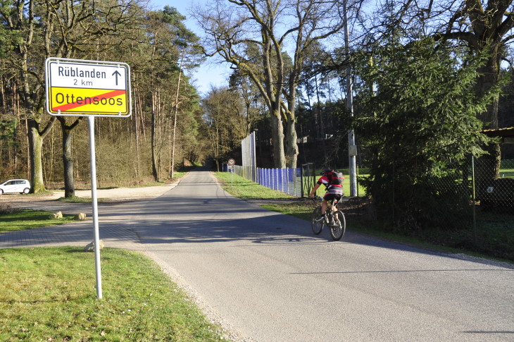 Die Oberflächenbehandlung der Gemeindeverbindungsstraße zwischen Ottensoos und Rüblanden ist eines der Projekte, das in diesem Jahr in Angriff genommen wird. Foto: Müller