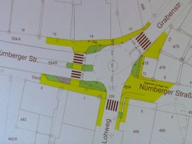 Die Kreuzung am Pfeiffers Eck in Hersbruck kann theoretisch in einen kleinen Kreisverkehr umgestaltet werden. Repro: J. Ruppert