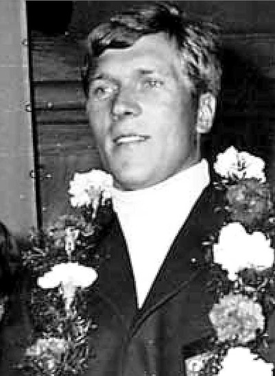 Nach dem Gewinn der olympischen Bronzemedaille 1968 in Mexiko: Martin Jellinghaus mit Siegerkranz beim Empfang in Lauf.