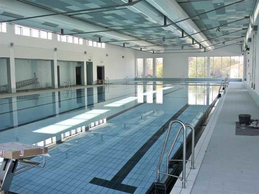Das neue Altdorfer Schulschwimmbad ist Vorbild für Röthenbach – es hat ein 25-Meter-Becken und einen Nichtschwimmerbereich (im Hintergrund).