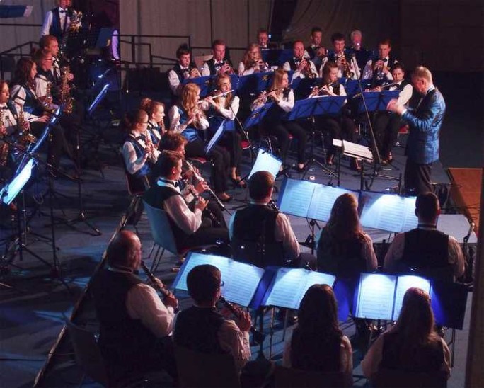 An die 60 Musiker sorgten für den hervorragenden, satten Bigband-Sound