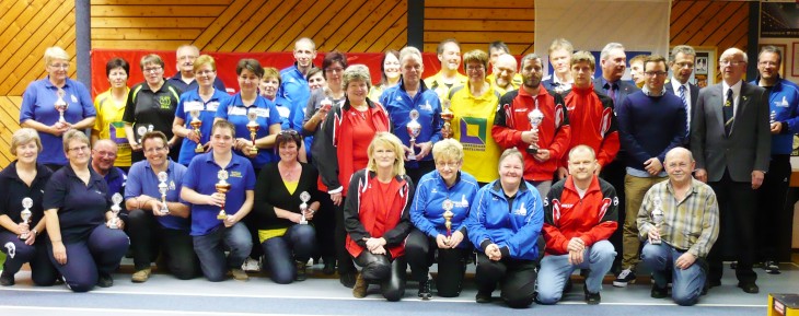 Viele strahlende Gesichter gab es zu sehen, als nach fünf Wettkampftagen die Laufer Stadtmeister im Breitensportkegeln feststanden. Foto: Privat