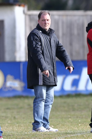 Auch in der nächsten Saison in Altenfurt: Trainer Reinhold Daschner. Foto: Zink
