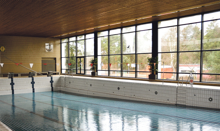 Das Röthenbacher Hallenbad bleibt geschlossen, ein Neubau soll es ersetzen. Die Schulen stellen sich darauf ein, längere Zeit improvisieren zu müssen. Das Gymnasium schickt seine Schüler etwa nach Lauf oder Altdorf. Foto: PZ-Archiv