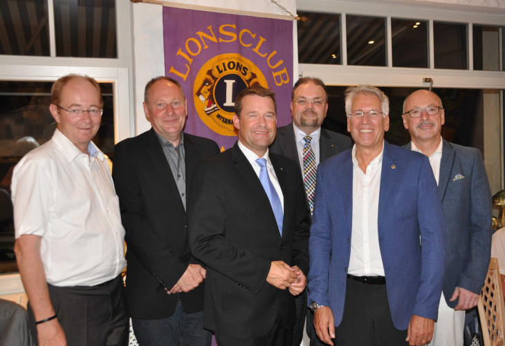 Der aktuelle Vorstand des Lions Club Lauf (v.l.): Christian Kurz (Clubmaster), Ralf Weiß (Past-Präsident), Jörg Krames (Vize-Präsident), Markus Lüling (Sekretär), Rudi Raab (Präsident), Thomas Rebmann (Schatzmeister)Foto: Hatzelmann