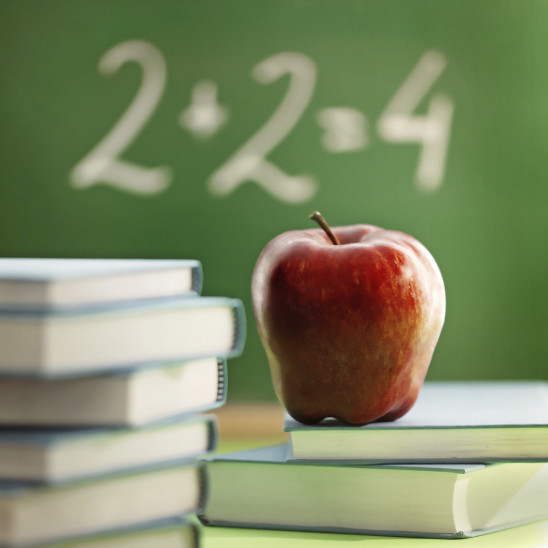 Scharf gerechnet wird bei der Klassenbildung und den Schülerzahlen jedes Jahr an Grund- wie an Mittelschulen.  Foto: thinkstockphotos. com/LuminaStock