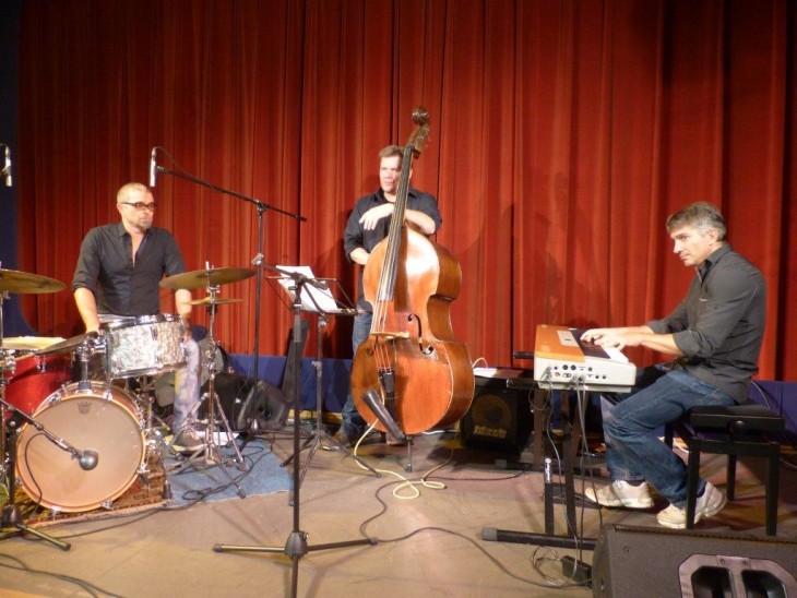 Matthias Rosenbauer, Markus Schlesag und Michael Schleinkofer: das Trio im Kick. Foto: Will