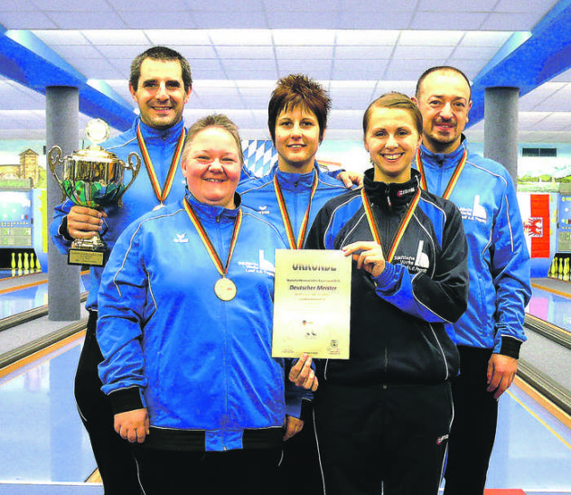 Deutschland-Champions (v. li.): Jens Gießwein, Christina Enhuber, Marion Gloßner-Fuchs, Katharina Gießwein und Markus Berger von GH 66 Lauf.