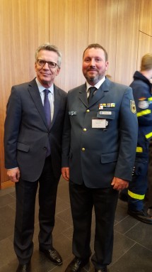 Auch mit Bundesinnenminister Thomas de Maiziére ließ sich Bernd Müller in Berlin fotografieren. 