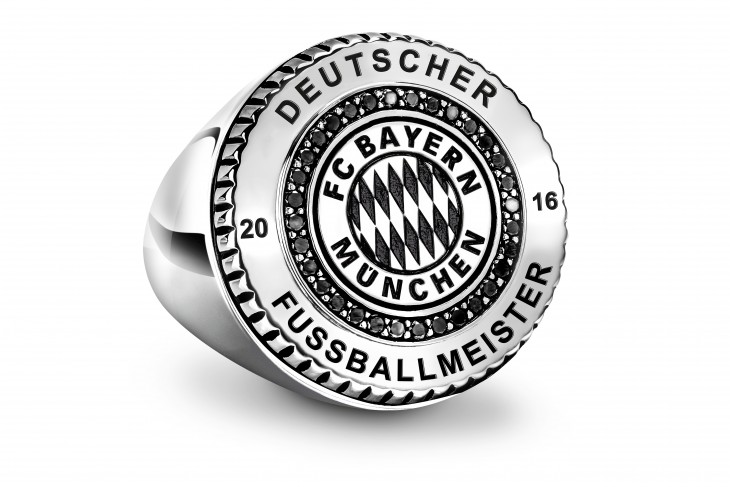 Der erste Meisterschaftsring in der Geschichte des FC Bayern: Exklusiv entworfen und hergestellt vom Laufer Unternehmen Thomas Sabo.