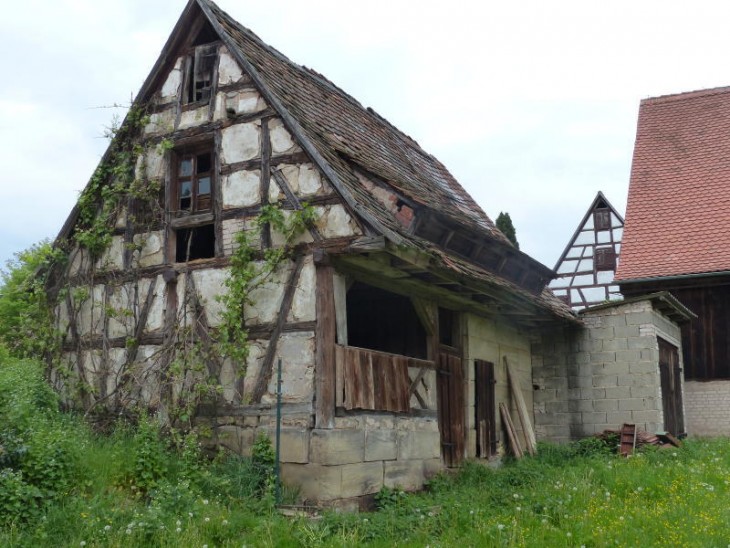 Die Streuschupfe in Oedenberg sorgt für heiße Diskussionen zwischen Eigentümer und Denkmalschutzbehörde. Foto: S. Camin