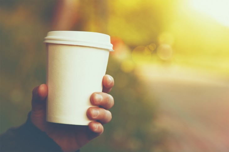 Drei Milliarden dieser Wegwerfbecher zum Kaffeetrinken werden jährlich allein in Deutschland verbraucht.