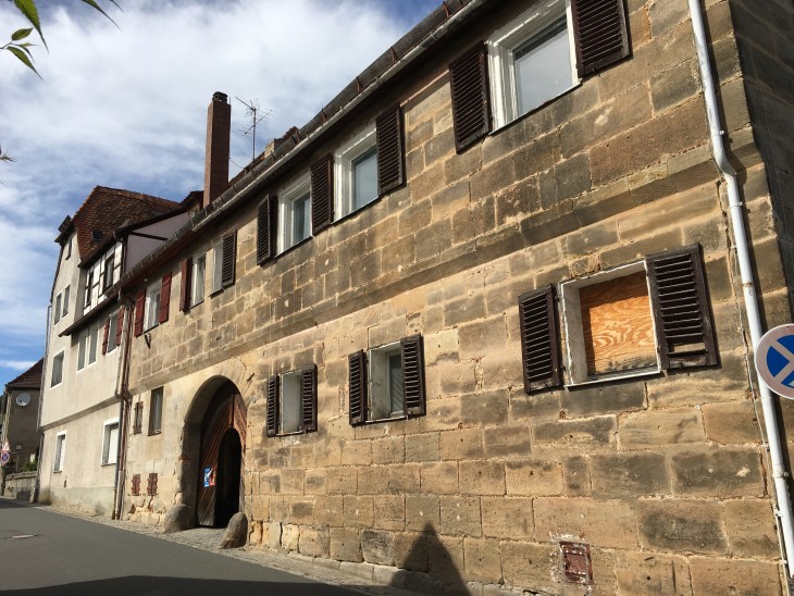Die Gemeinde Rückersdorf hat nicht das Geld, um das Schloss selbst zu sanieren.