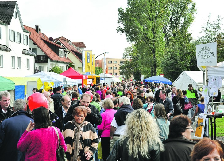 Viele regionale Betriebe und großer Besucherandrang, wie hier 2013 in Neunkirchen, werden zum Tag der Regionen am 9. Oktober auch in Röthenbach erwartet.