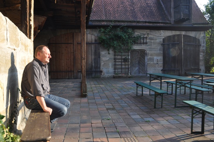 Ralf Weiß ist Intendant und Kopf des Dehnberger Hof Theaters, das in diesem Jahr 40 Jahre alt wird.