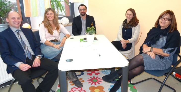 Freuen sich über die pädagogische Verstärkung im oberen Pegnitztal (von links): Bürgermeister Herbert Seitz, die Sozialpädagogen Angela Seitz, Thomas Mark, Noemi Eilingsfeld und Rektorin Renate Scharrer.