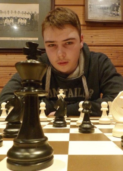 Der 15-jährige Robert Bruss krönte seinen ersten Kreisligaeinsatz für den Schachclub Hersbruck mit einem Sieg.