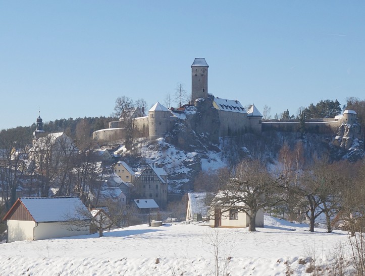 Die Burg Veldenstein thront über Neuhaus und wird heuer von Grund auf saniert. Für welchen Zweck?