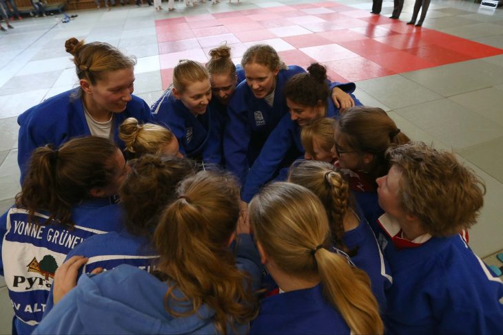 Ein verschworener Haufen mit großen Zielen: Die Altenfurter Judo-Mädels haben nach dem knapp verpassten Aufstieg heuer wieder Großes in der 2. Bundesliga vor.