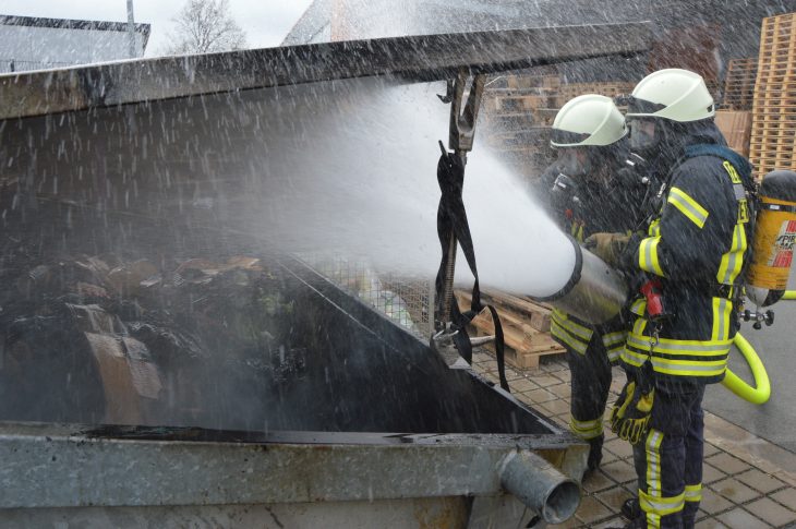 Das Feuer in dem Container war schnell gelöscht.