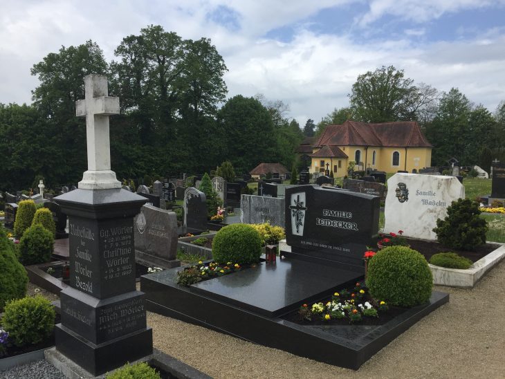 Künftig kann man auf dem Schnaittacher Friedhof auch samstags bestattet werden. Bisher galt das nur in Ausnahmefällen. Was der Markt erlaubt, verbieten viele andere Kommunen im Umland.