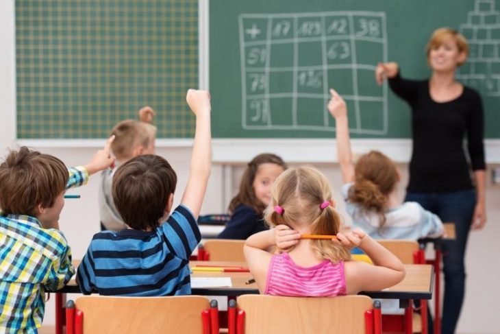 8973 Schülerinnen und Schüler und viel zu wenig Lehrer – das ist die Bilanz für das Schuljahr, das am Dienstag im Landkreis startet.
