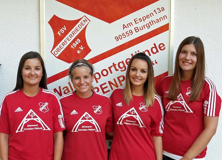 Fußballerinnen oder Models? Die Neuzugänge des FSV Oberferrieden (von links): Jessica Bärnreuther, Jana Blum, Janina Joschko und Julia Kupfer. Nicht mit auf dem Bild: Catrin Porwik.