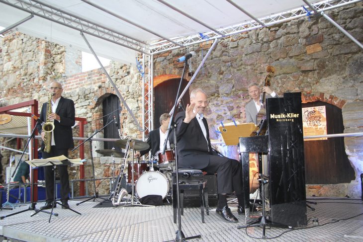 Thilo Wolf (am Klavier) und Norbert Nagel (Saxofon) sind beim runden Jazz-Burgfest wieder mit von der Partie.