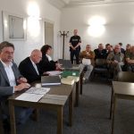 Prozessauftakt: Günther Felßner (links) muss sich vor dem Amtsgericht Hersbruck verantworten, nachdem er einen Strafbefehl über 150 Tagessätze nicht akzeptiert hatte.