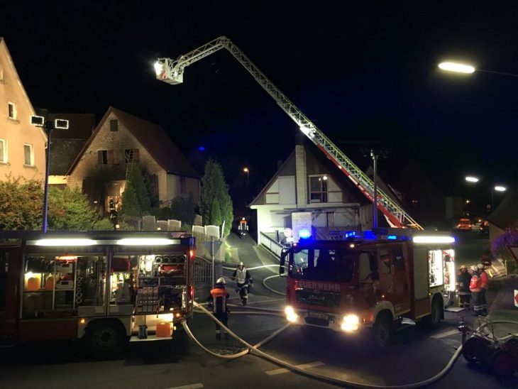 Das Feuer war in einer Scheune im alten Hedersdorfer Ortskern ausgebrochen.