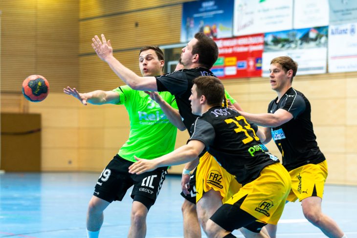 Stand die HSG-Abwehr zuletzt gegen Meister Regensburg noch gut, taten sich die heimischen Handballer in der Relegation nun in der Defensive schwer, Zugriff auf die Gegner vom Eichenauer SV zu bekommen.