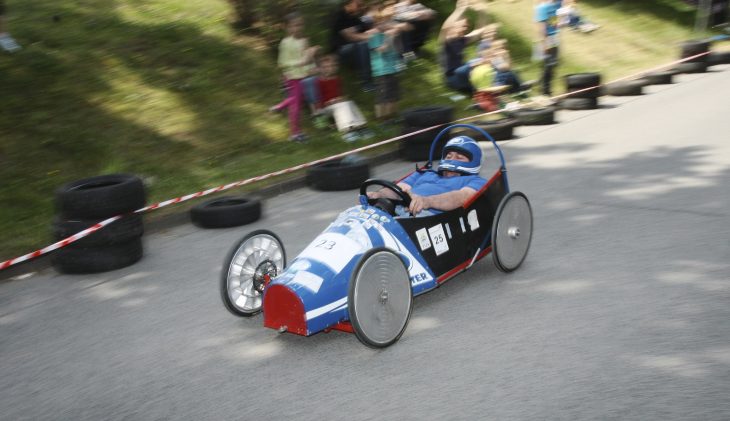 War dieses Jahr der schnellste Flitzer: Nikolaus Wagenstetter aus Forsting mit seinem „Bayernbrummi“.