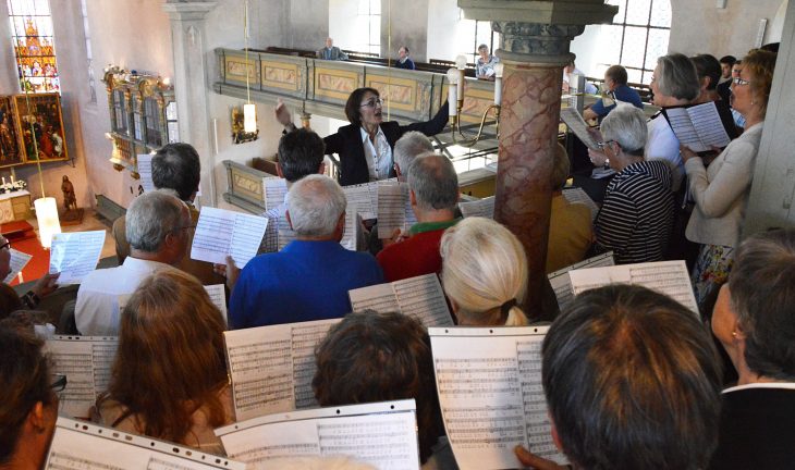 „Cantate Domino“ war das erste gemeinsame Stück von Selnecker-Chor und Kantorin Heidi Brettschneider.