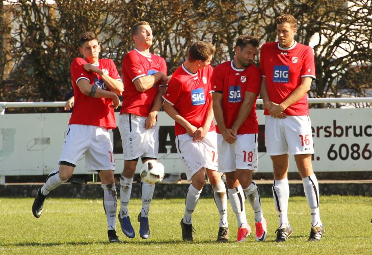 Die bekannt stabile Hersbrucker Defensive musste im Spitzenspiel gegen Türkspor Nürnberger lediglich einen Treffer hinnehmen.
⋌Foto: J. Ruppert