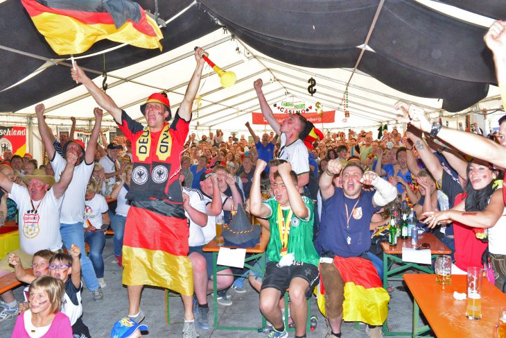 Wird bei der Behringersdorfer Kirchweih wieder genauso gejubelt wie 2014? Das Foto entstand beim 4:0 gegen Portugal bei der WM in Brasilien.