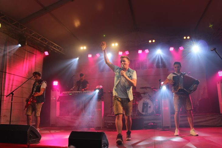 Die Dorfrocker machten ihrem Titel als Partyband alle Ehre.