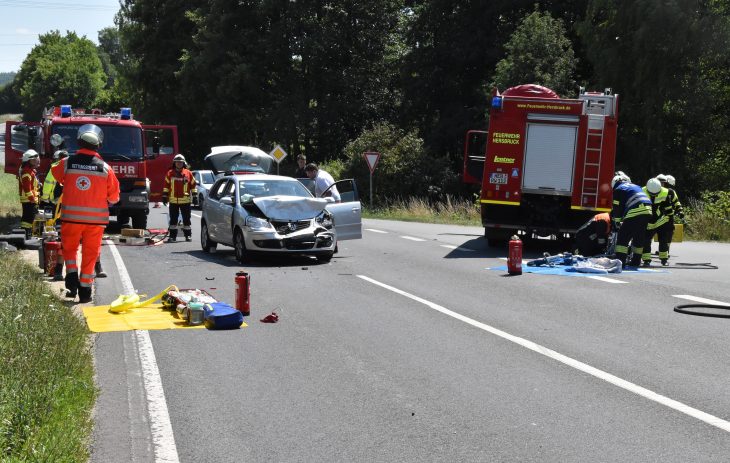 Der Polo des Unfallverursachers hatte nach dem Zusammenprall nur noch Schrottwert.