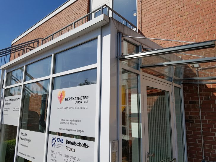 Seit August hat die ärztliche Bereitschaftspraxis am Laufer Krankenhaus unter der Woche auch in den Abendstunden geöffnet. Der Pool an Medizinern wird ausgebaut.