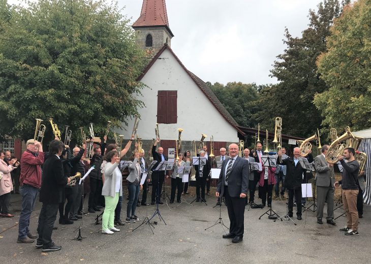 Die Aktiven des Beerbacher Posaunenchors feierten das 60-jährige Bestehens ihres Vereins mit einem Bläsergruß.