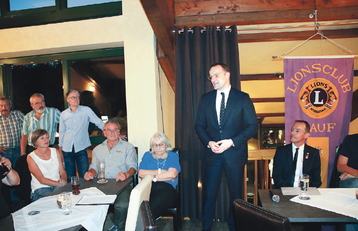 Auf Einladung des Lions Club Lauf sprach Bundesgesundheitsminister Jens Spahn vor rund 50 Zuschauern über die Zukunft des Gesundheitswesens im ländlichen Raum.