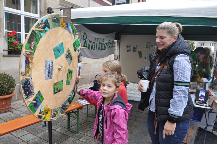Am Stand des Bund Naturschutz‘ konnte man am Glücksrad drehen.
