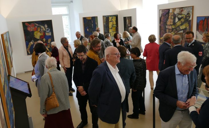 Die großformatigen Werke Kurt Kolbes, die Dokumente eines schöpferischen Lebens in den Vitrinen und der Touchscreen mit den „Kunst am Bau“- Arbeiten in der Laufer Kaiserburg stießen auf großes Interesse.